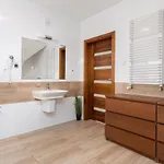 Nemo 4 Bedrooms & Grill Zastan