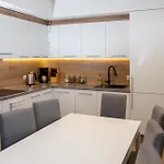 アパート Nemo 4 Bedrooms & Grill *