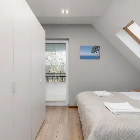 Nemo 4 Bedrooms & Grill New Translation