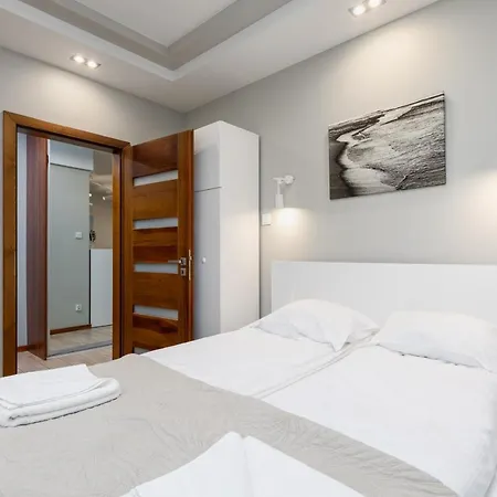 Apartmán Nemo 4 Bedrooms & Grill