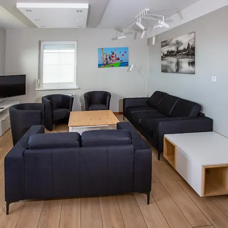 Nemo 4 Bedrooms & Grill * New Translation