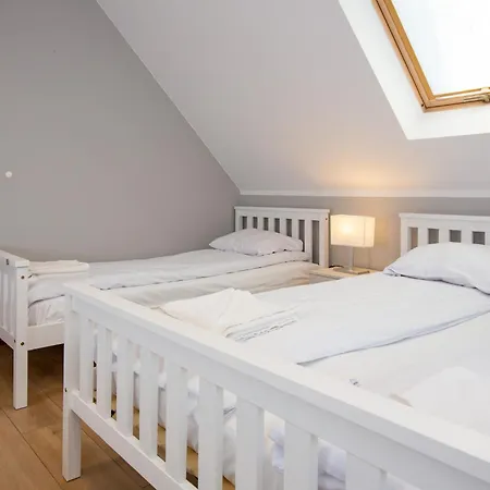 Nemo 4 Bedrooms & Grill Apartmán *