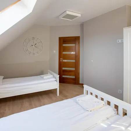 Apartmán Nemo 4 Bedrooms & Grill New Translation