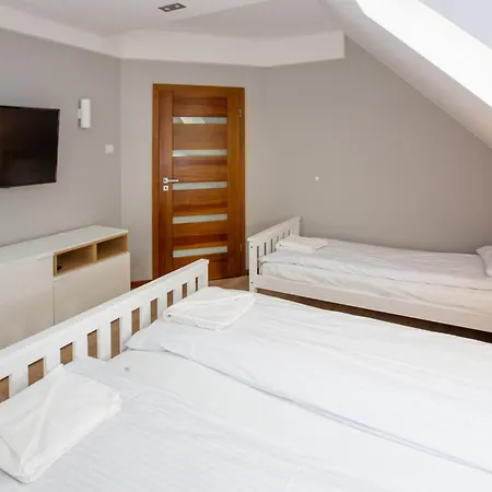 Nemo 4 Bedrooms & Grill *