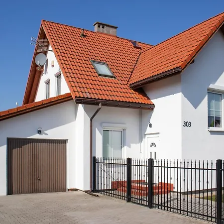 Nemo 4 Bedrooms & Grill