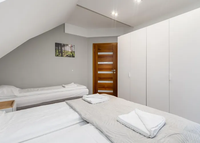 Nemo 4 Bedrooms & Grill Zastan