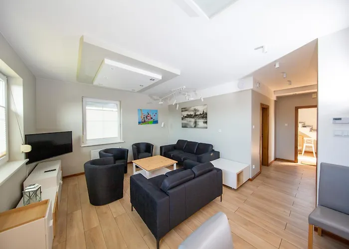 Nemo 4 Bedrooms & Grill *