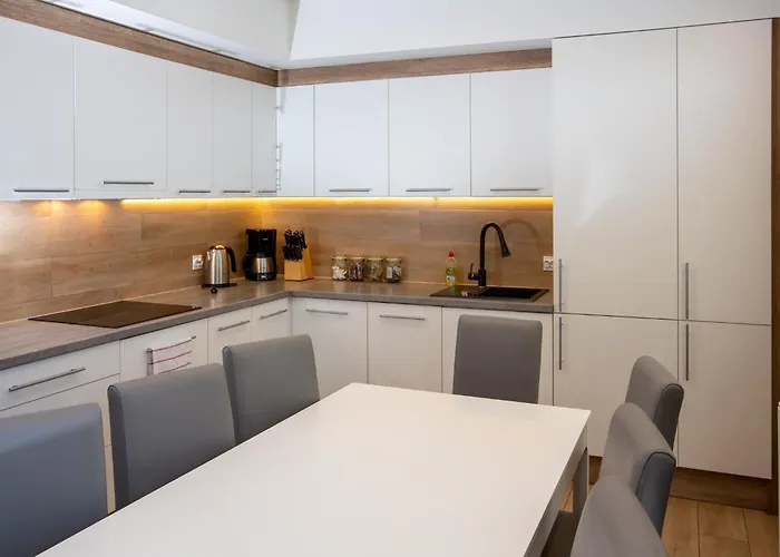 Apartment Nemo 4 Bedrooms & Grill *