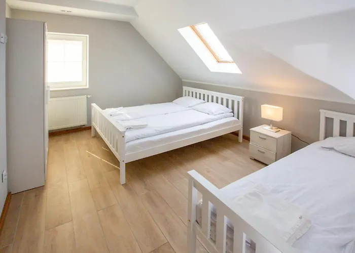 Nemo 4 Bedrooms & Grill