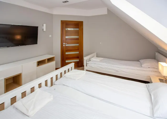 Nemo 4 Bedrooms & Grill *