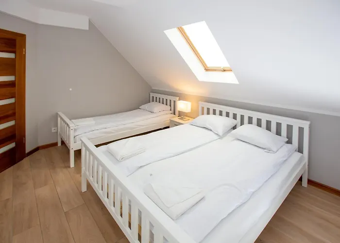 Nemo 4 Bedrooms & Grill