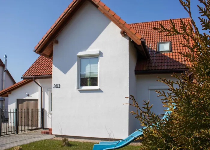 Nemo 4 Bedrooms & Grill *